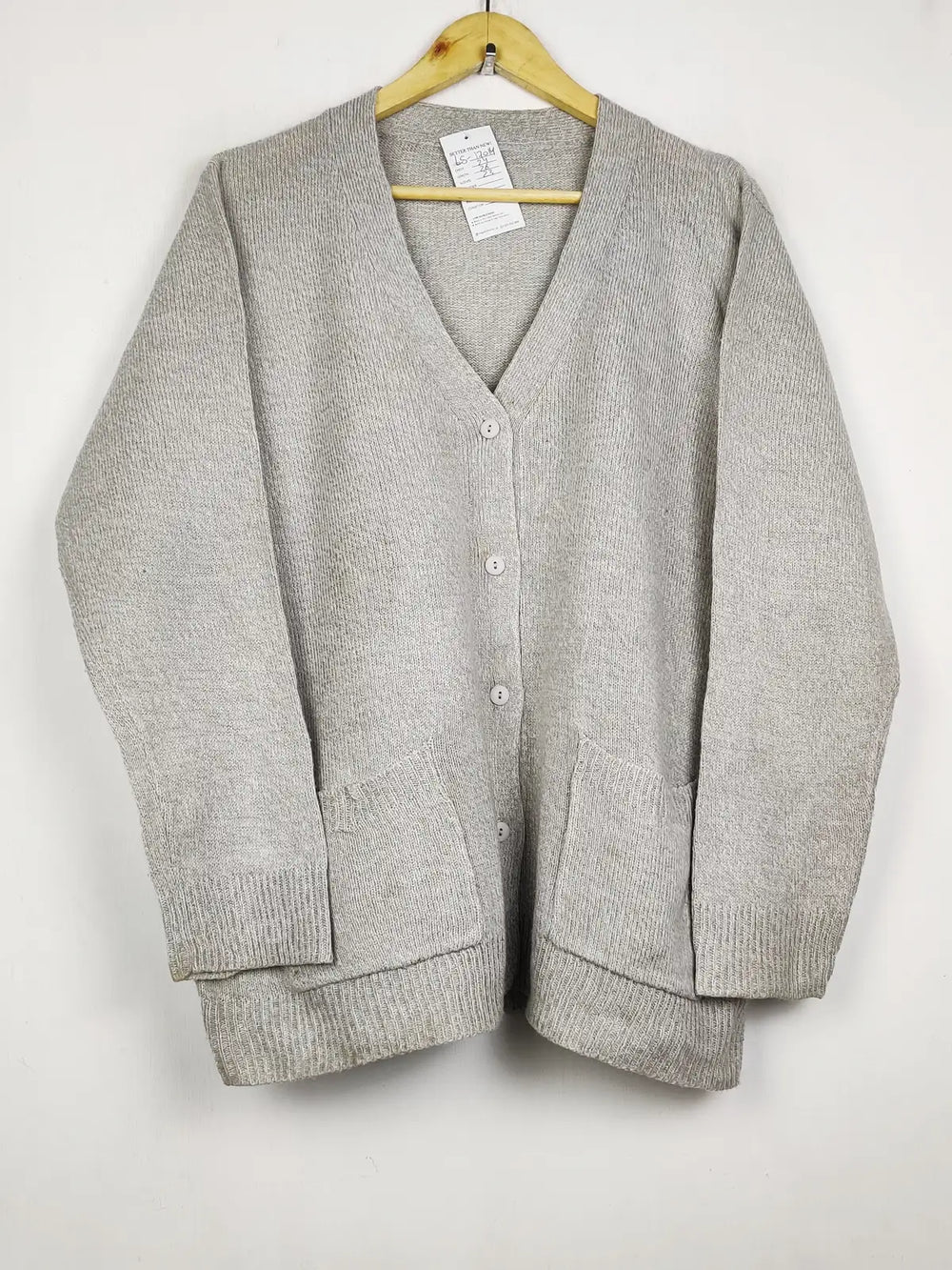 Buy online pre-used pre-loved 100% authentic & Original branded Unknown Brand (LS-17014) available in Pakistan. Top international brands avilable.