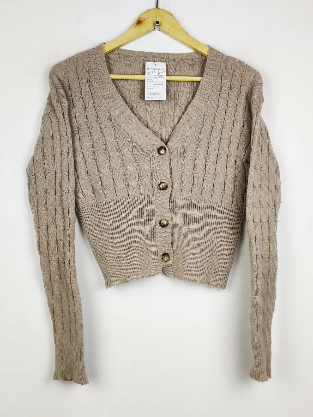 Buy online pre-used pre-loved 100% authentic & Original branded Unknown Brand (LS-17025) available in Pakistan. Top international brands avilable.
