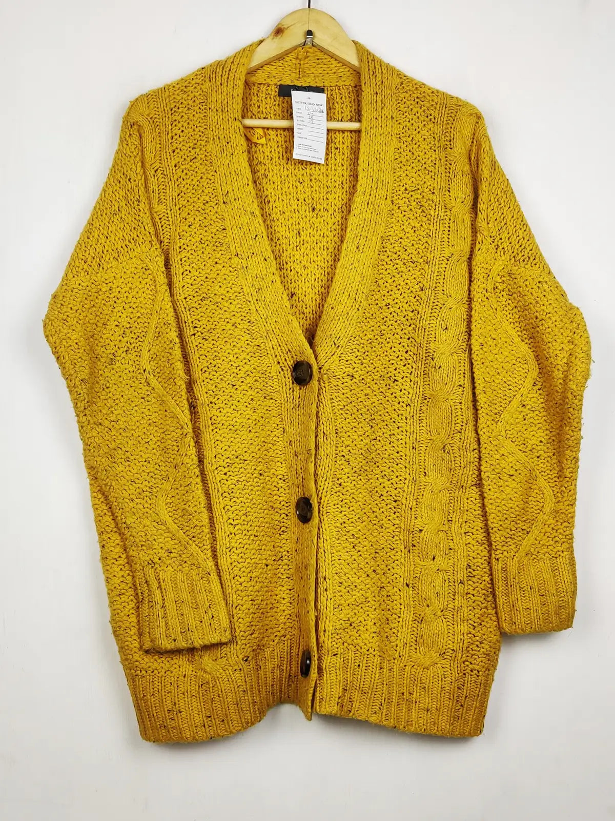Buy online pre-used pre-loved 100% authentic & Original branded Primark (LS-17026) available in Pakistan. Top international brands avilable.