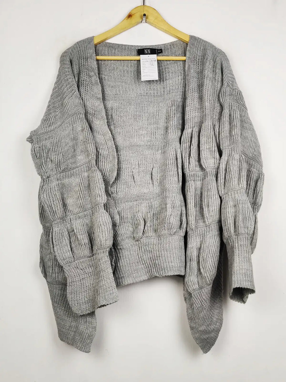 Buy online pre-used pre-loved 100% authentic & Original branded Nn Collection (LS-17038) available in Pakistan. Top international brands avilable.