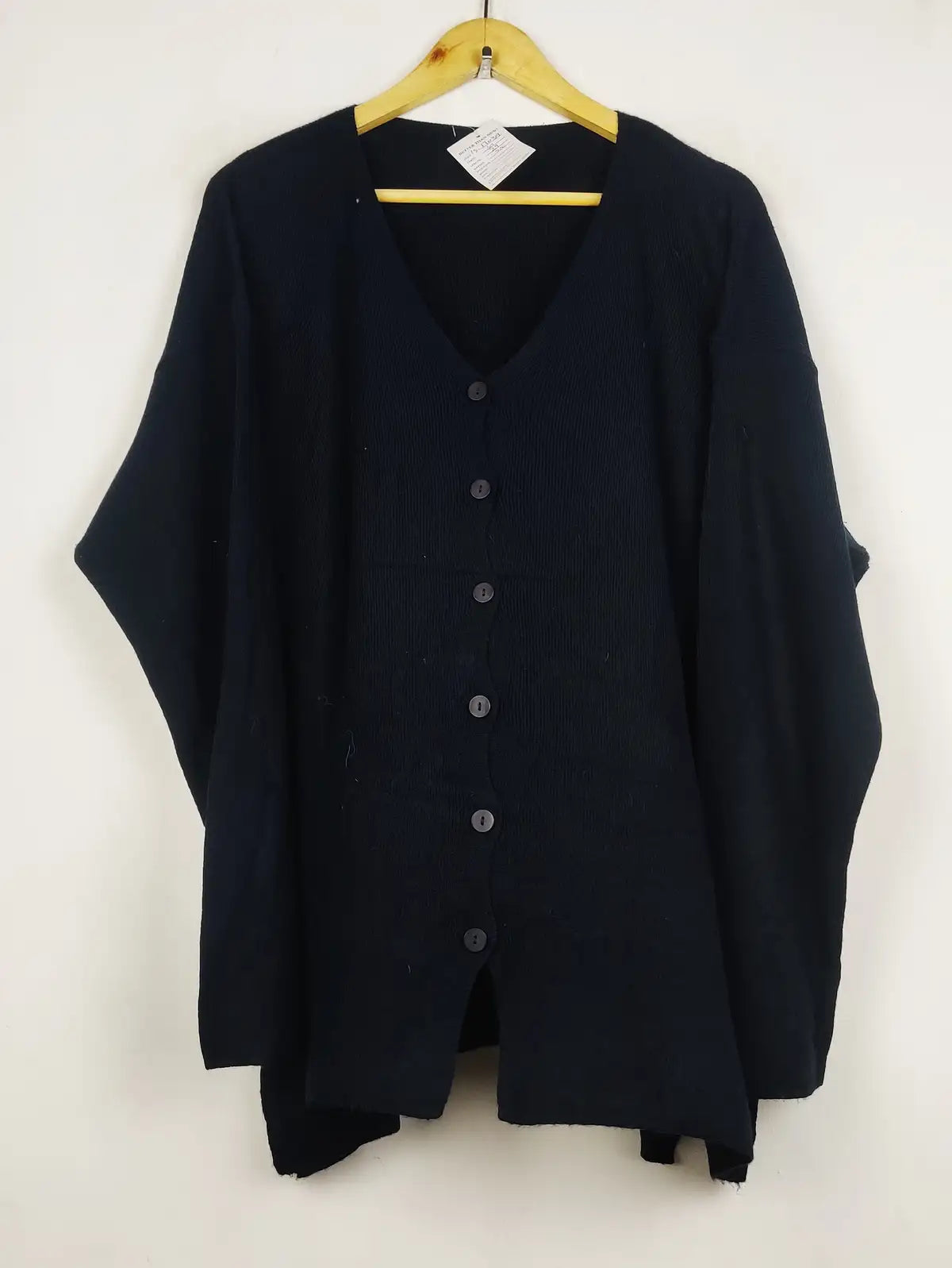 Buy online pre-used pre-loved 100% authentic & Original branded Bh (LS-17039) available in Pakistan. Top international brands avilable.
