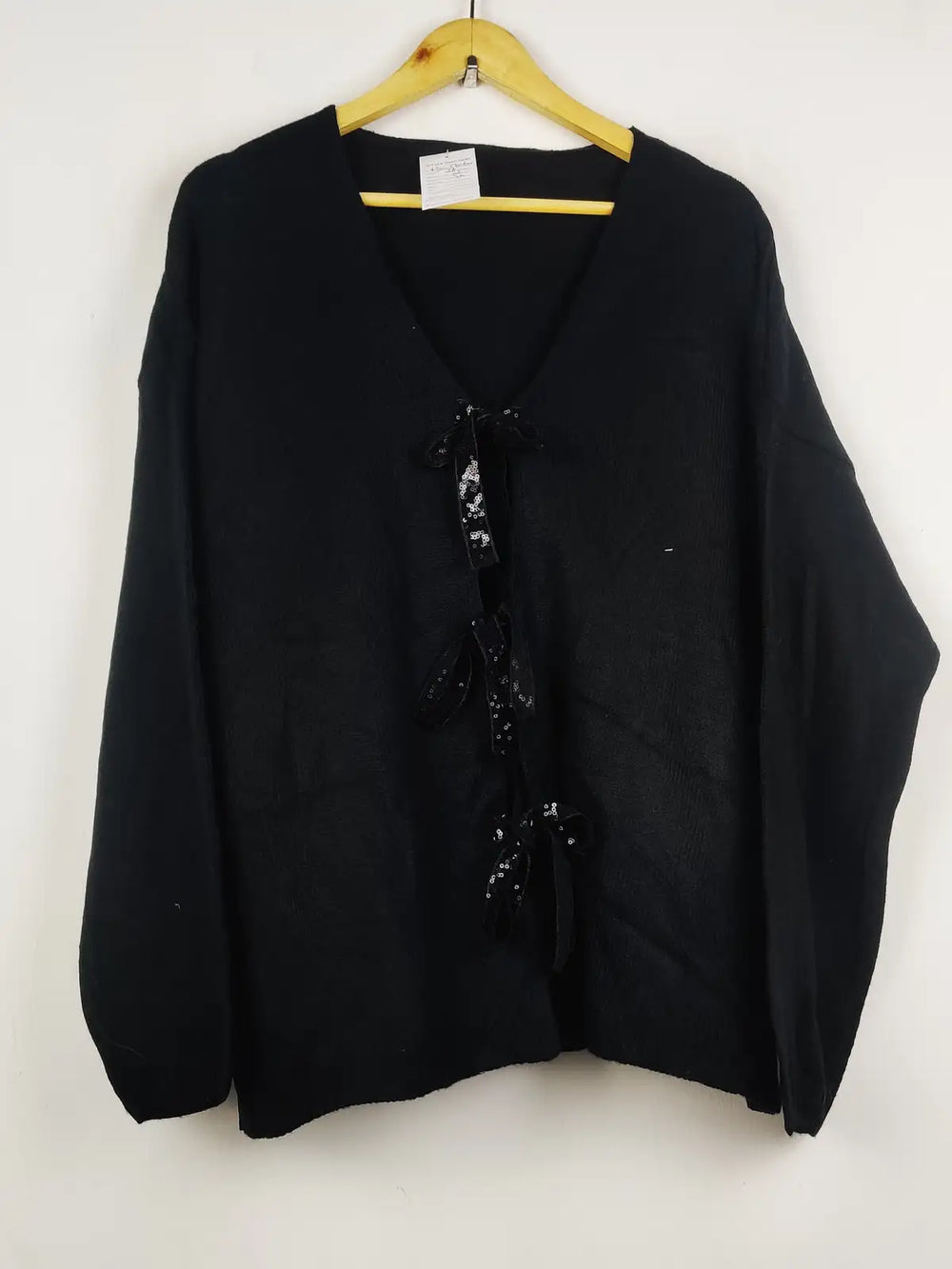 Buy online pre-used pre-loved 100% authentic & Original branded Shein (LS-17060) available in Pakistan. Top international brands avilable.