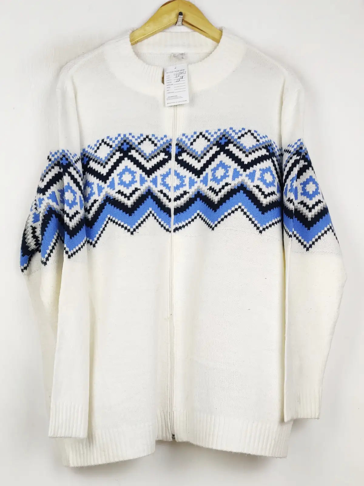 Buy online pre-used pre-loved 100% authentic & Original branded Unknown Brand (LS-17073) available in Pakistan. Top international brands avilable.