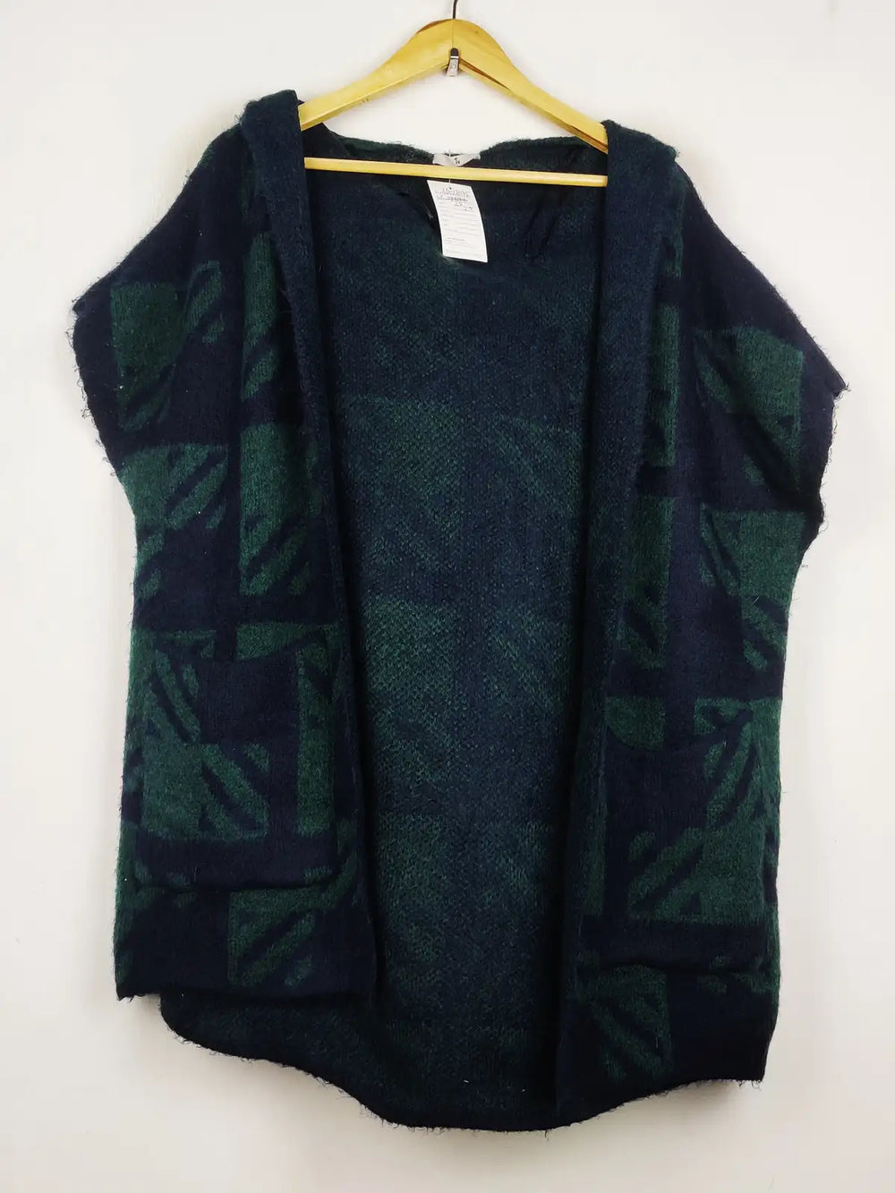 Buy online pre-used pre-loved 100% authentic & Original branded Tu (LS-17095) available in Pakistan. Top international brands avilable.