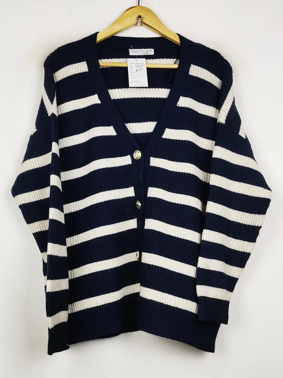 Buy online pre-used pre-loved 100% authentic & Original branded Primark (LS-17097) available in Pakistan. Top international brands avilable.