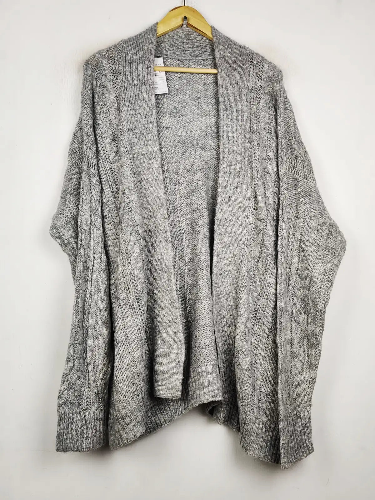 Buy online pre-used pre-loved 100% authentic & Original branded Primark (LS-17099) available in Pakistan. Top international brands avilable.