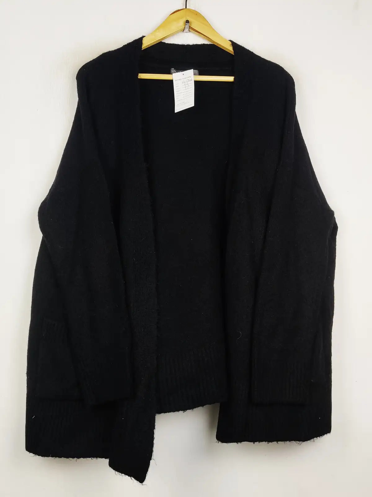 Buy online pre-used pre-loved 100% authentic & Original branded Primark (LS-17106) available in Pakistan. Top international brands avilable.