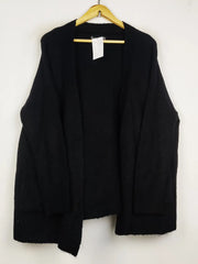 Buy online pre-used pre-loved 100% authentic & Original branded Primark (LS-17106) available in Pakistan. Top international brands avilable.