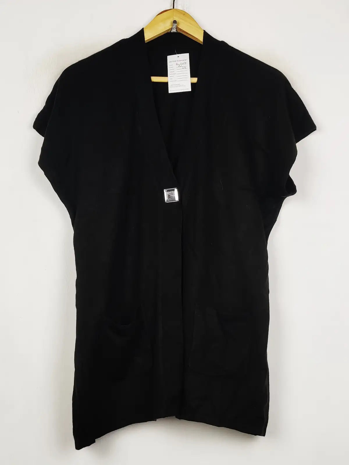 Buy online pre-used pre-loved 100% authentic & Original branded Unknown Brand (LS-17119) available in Pakistan. Top international brands avilable.