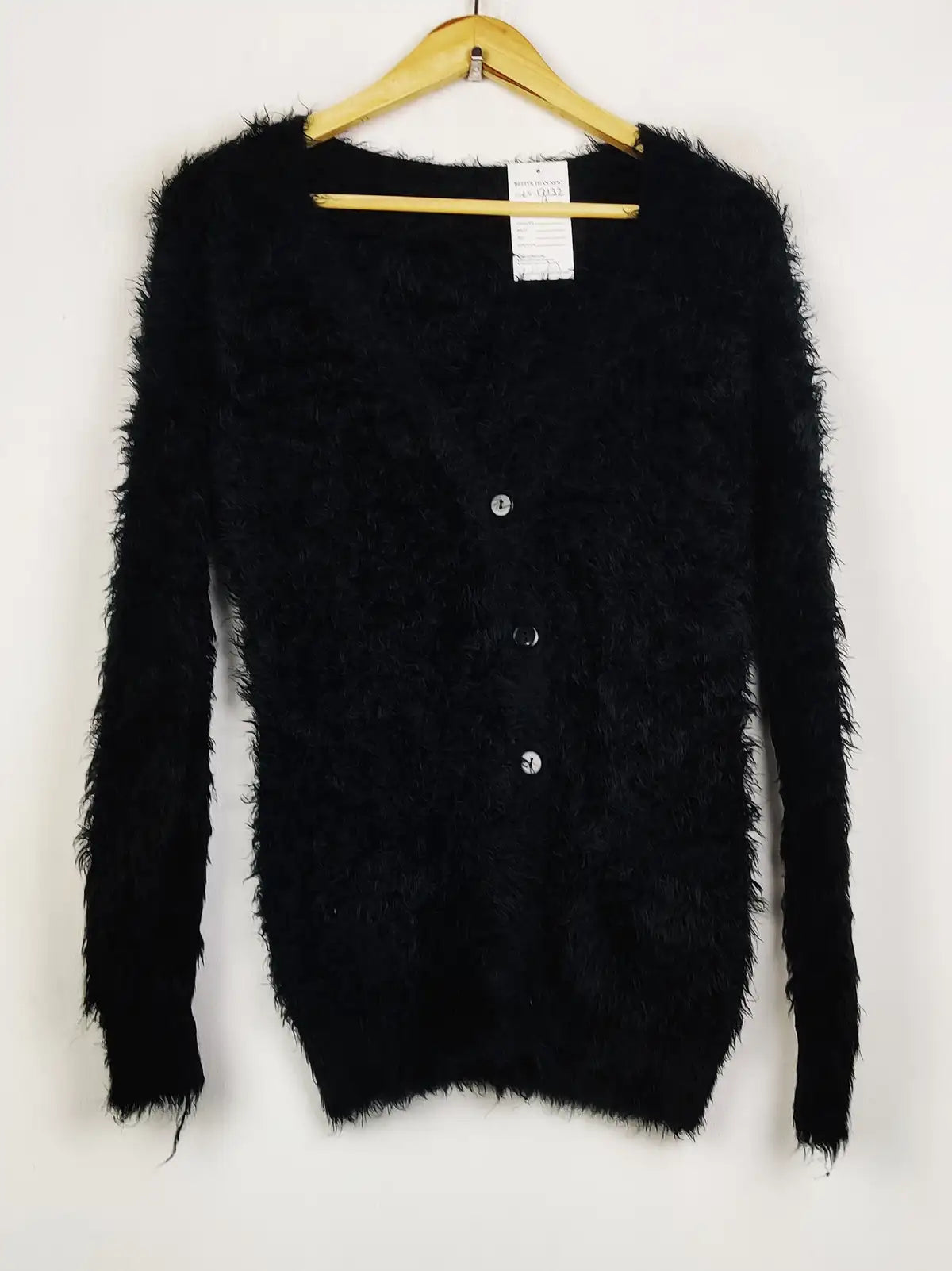 Buy online pre-used pre-loved 100% authentic & Original branded Unknown Brand (LS-17132) available in Pakistan. Top international brands avilable.