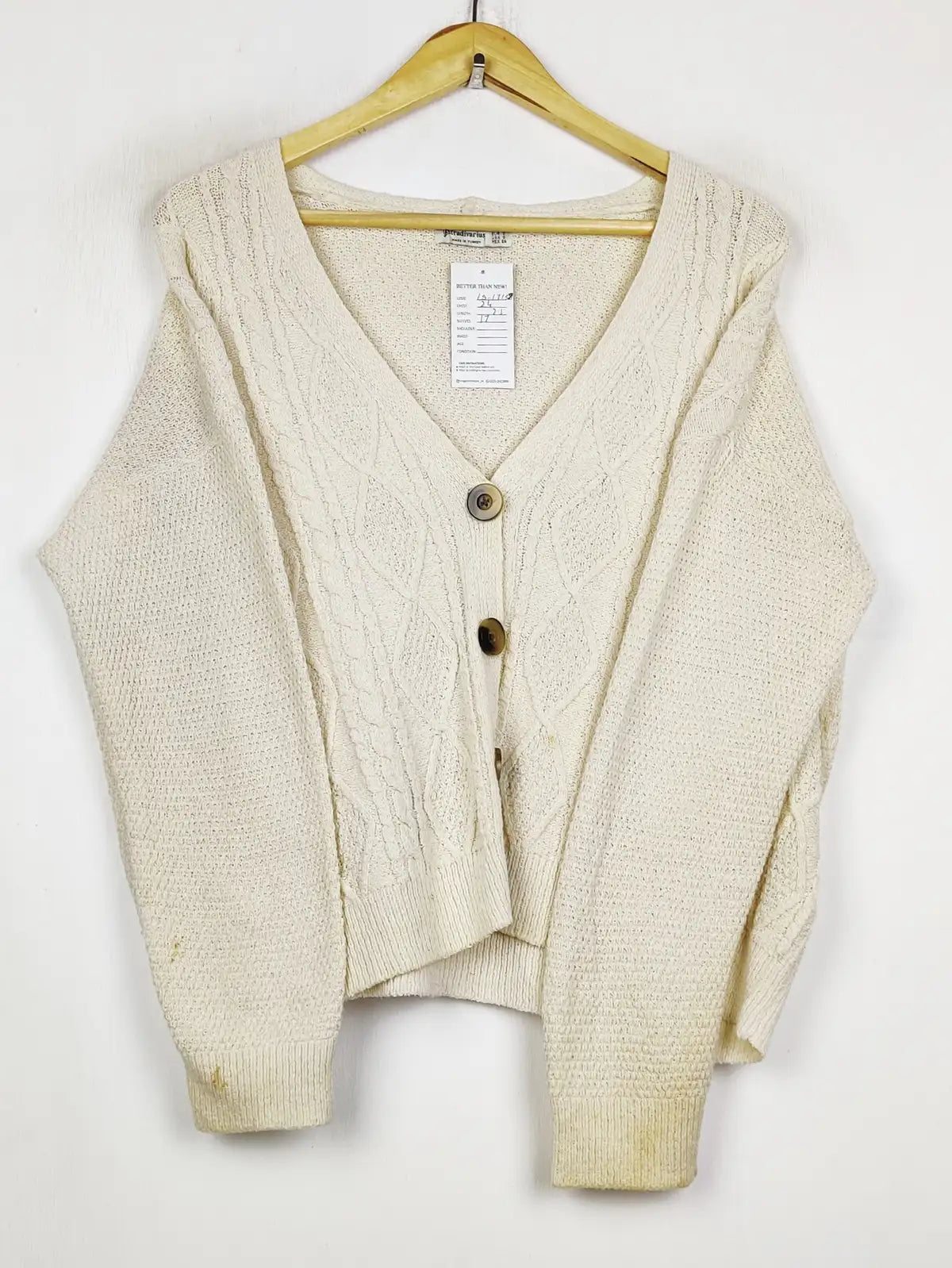 Buy online pre-used pre-loved 100% authentic & Original branded Stradivarius (LS-17137) available in Pakistan. Top international brands avilable.