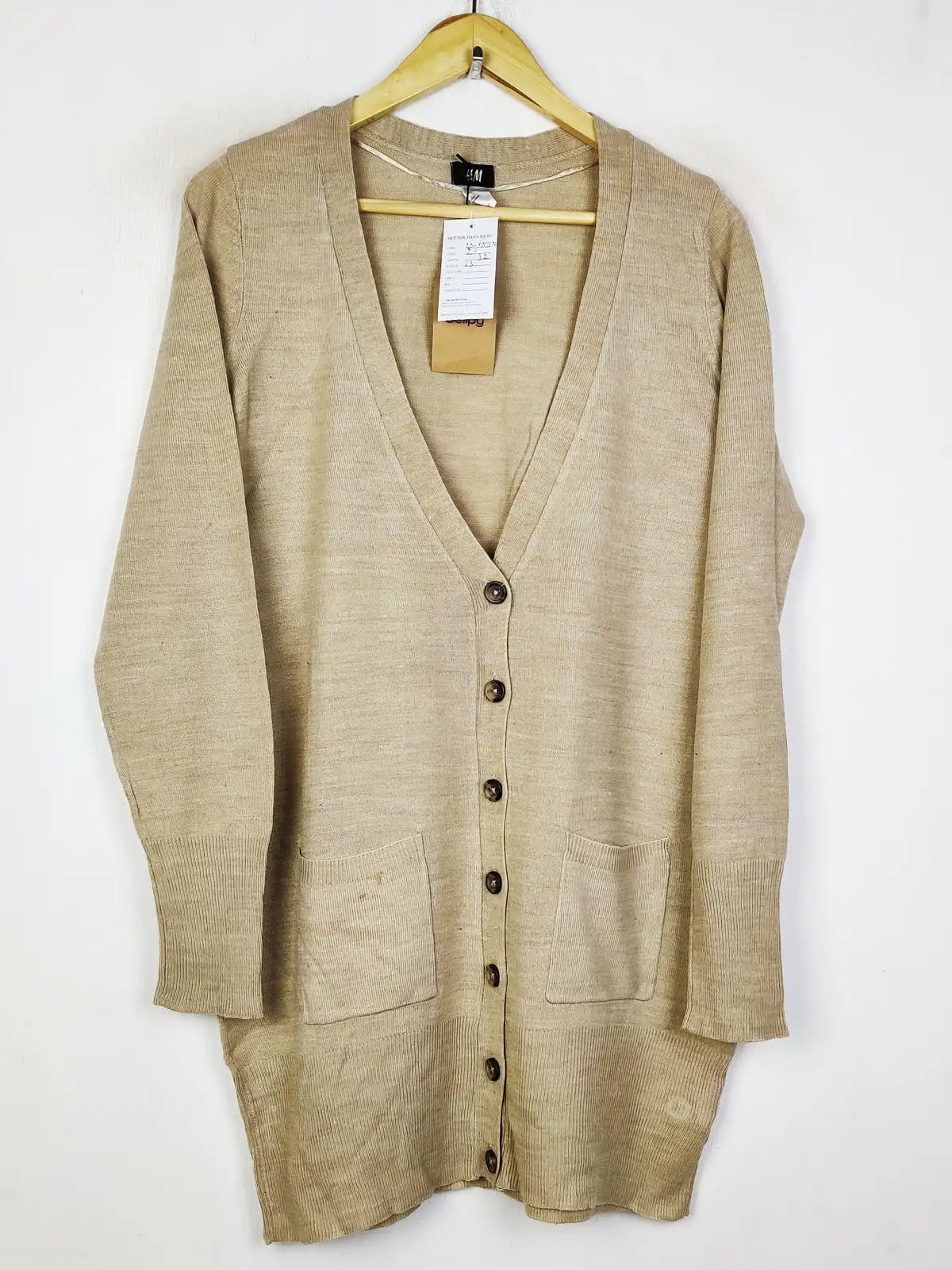 Buy online pre-used pre-loved 100% authentic & Original branded H&M (LS-17139) available in Pakistan. Top international brands avilable.