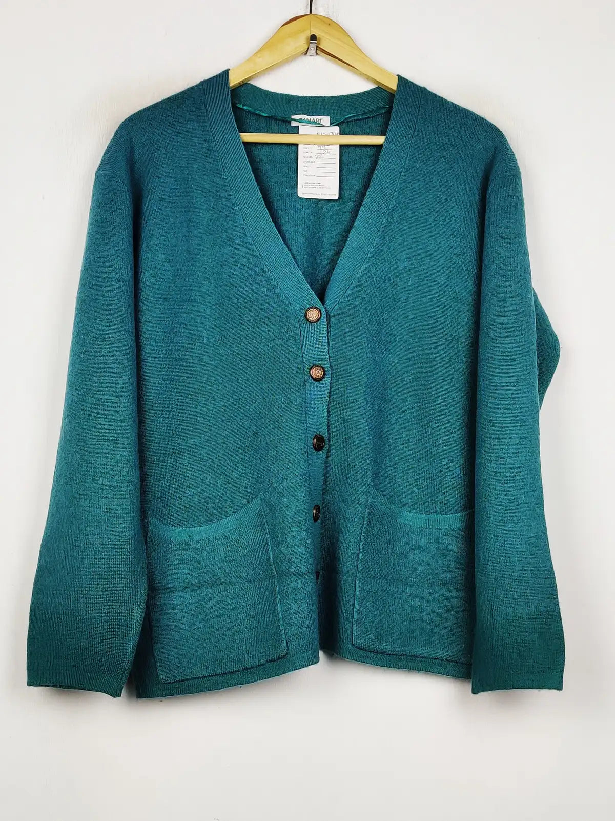 Buy online pre-used pre-loved 100% authentic & Original branded Damart (LS-17146) available in Pakistan. Top international brands avilable.