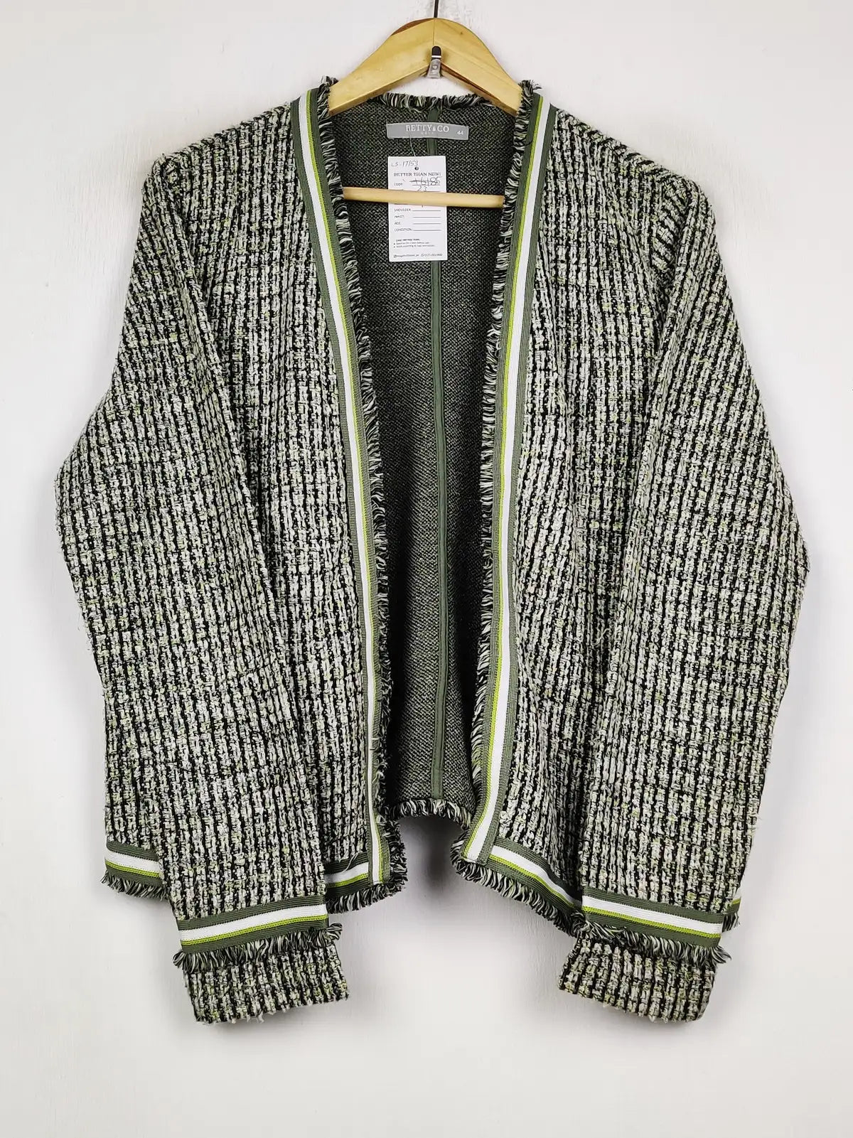 Buy online pre-used pre-loved 100% authentic & Original branded Betty & Co (LS-17153) available in Pakistan. Top international brands avilable.
