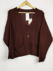 Buy online pre-used pre-loved 100% authentic & Original branded H&M (LS-17159) available in Pakistan. Top international brands avilable.