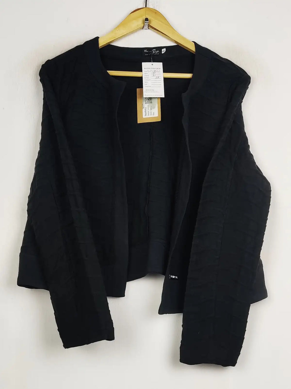 Buy online pre-used pre-loved 100% authentic & Original branded Vanes Style (LS-17172) available in Pakistan. Top international brands avilable.
