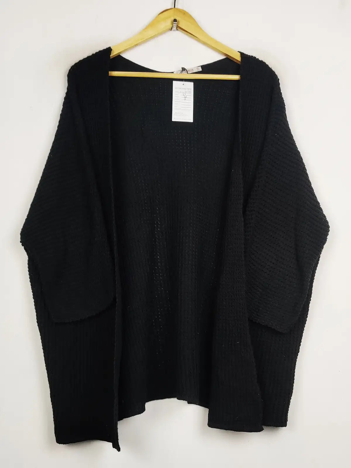 Buy online pre-used pre-loved 100% authentic & Original branded Pull & Bear (LS-17176) available in Pakistan. Top international brands avilable.