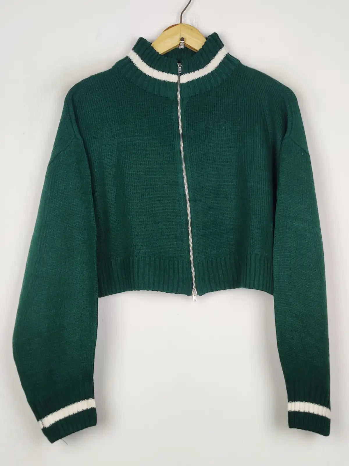 Buy online pre-used pre-loved 100% authentic & Original branded H&M (LS-17181) available in Pakistan. Top international brands avilable.