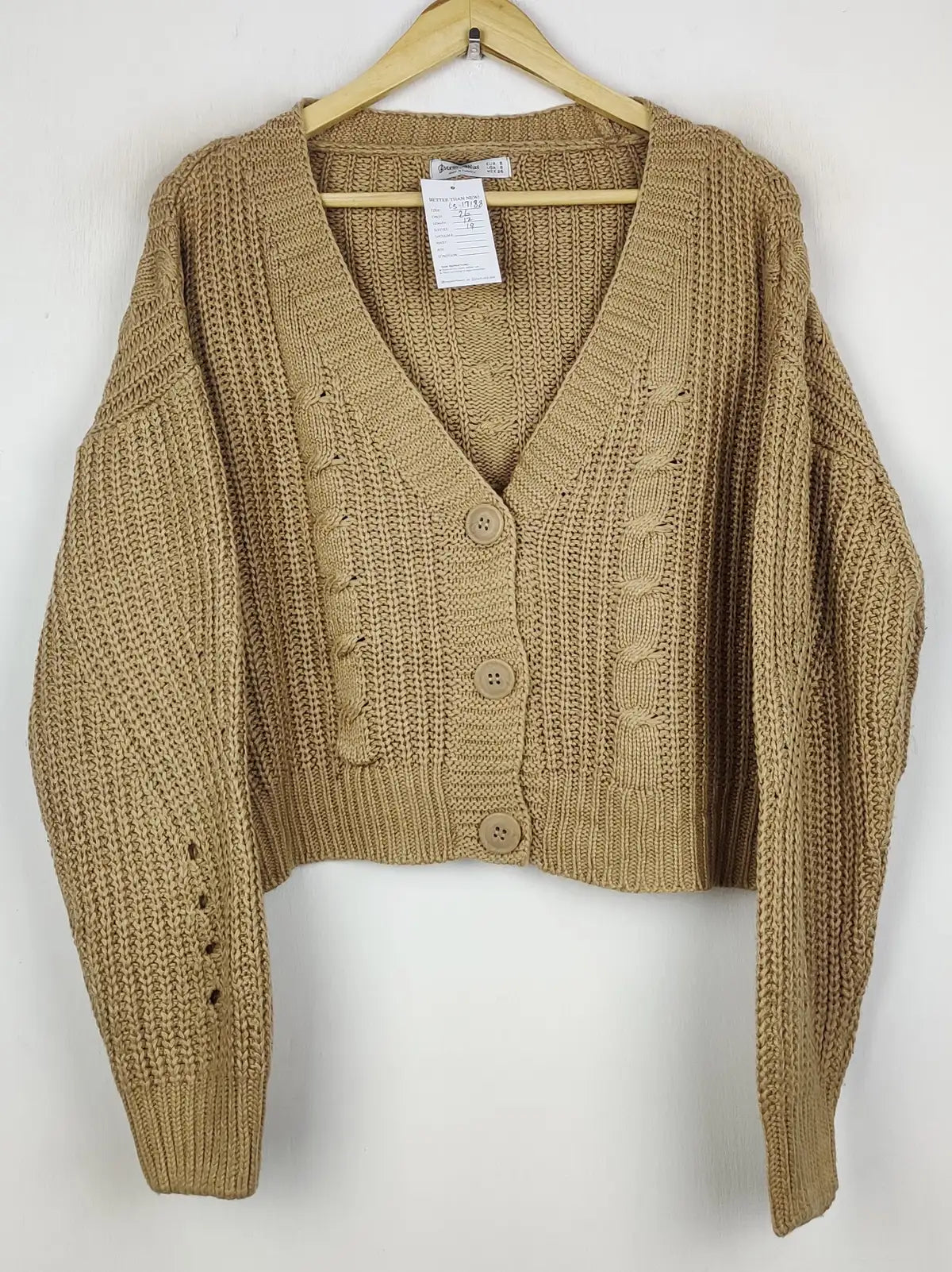 Buy online pre-used pre-loved 100% authentic & Original branded Stradivarius (LS-17188) available in Pakistan. Top international brands avilable.