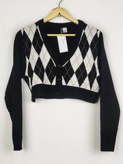 Buy online pre-used pre-loved 100% authentic & Original branded H&M (LS-17191) available in Pakistan. Top international brands avilable.