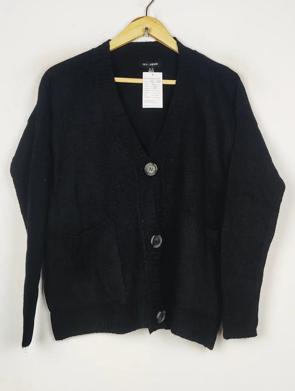 Buy online pre-used pre-loved 100% authentic & Original branded Qed London (LS-17199) available in Pakistan. Top international brands avilable.