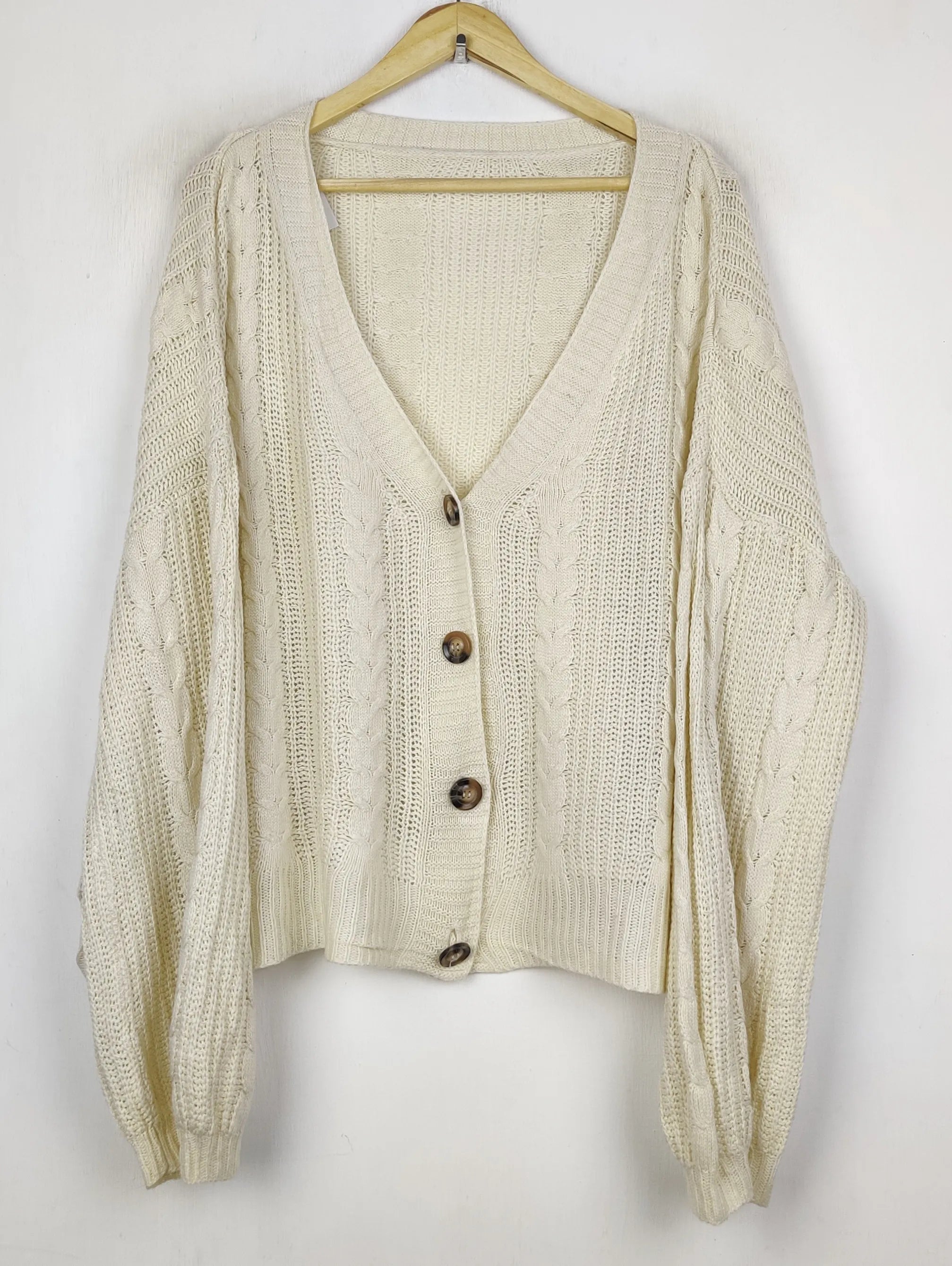 Buy online pre-used pre-loved 100% authentic & Original branded Shien (LS-17206) available in Pakistan. Top international brands avilable.