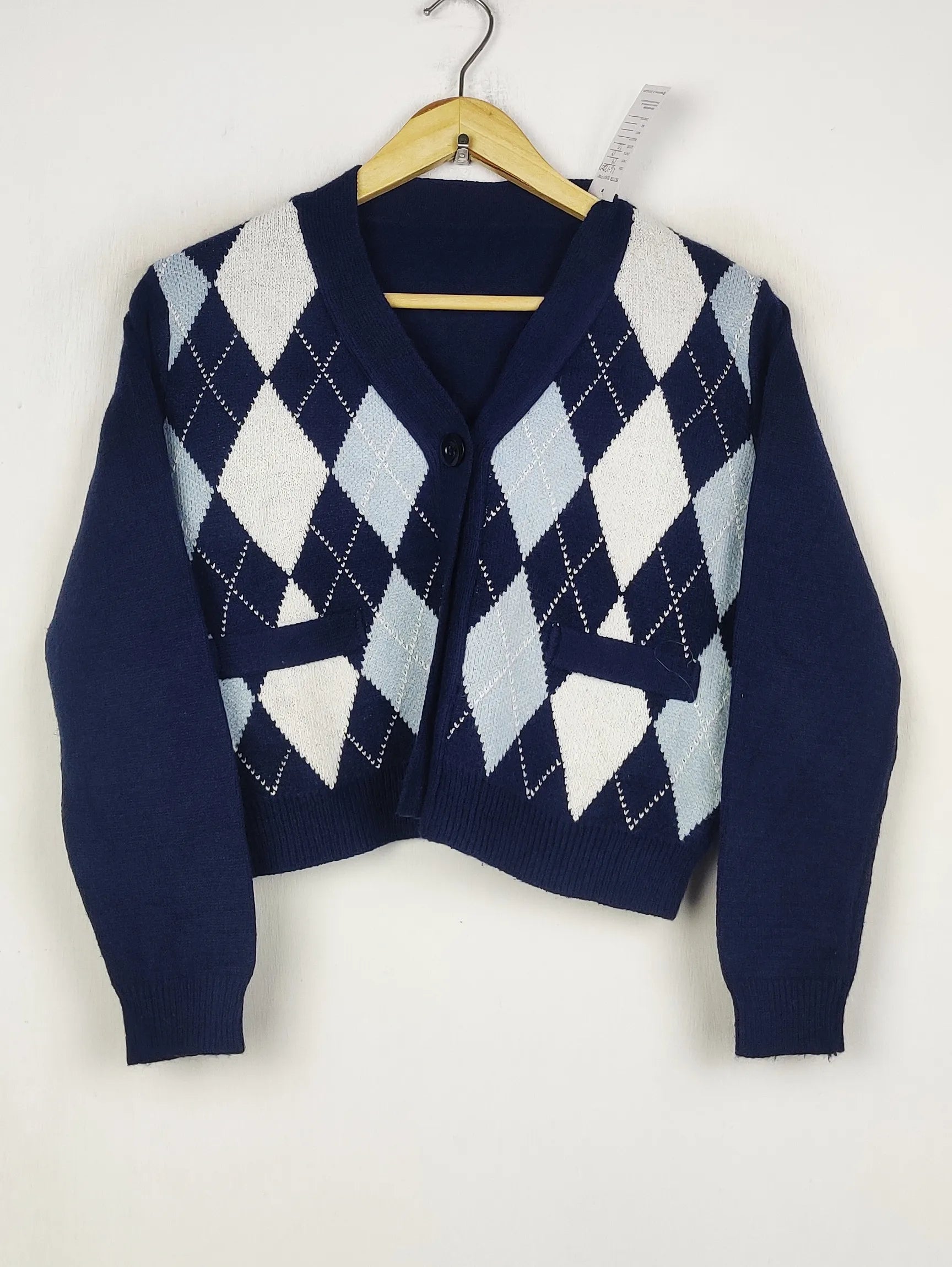 Buy online pre-used pre-loved 100% authentic & Original branded Unknown Brand (LS-17207) available in Pakistan. Top international brands avilable.