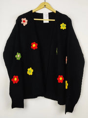 Buy online pre-used pre-loved 100% authentic & Original branded Unknown Brand (LS-17256) available in Pakistan. Top international brands avilable.
