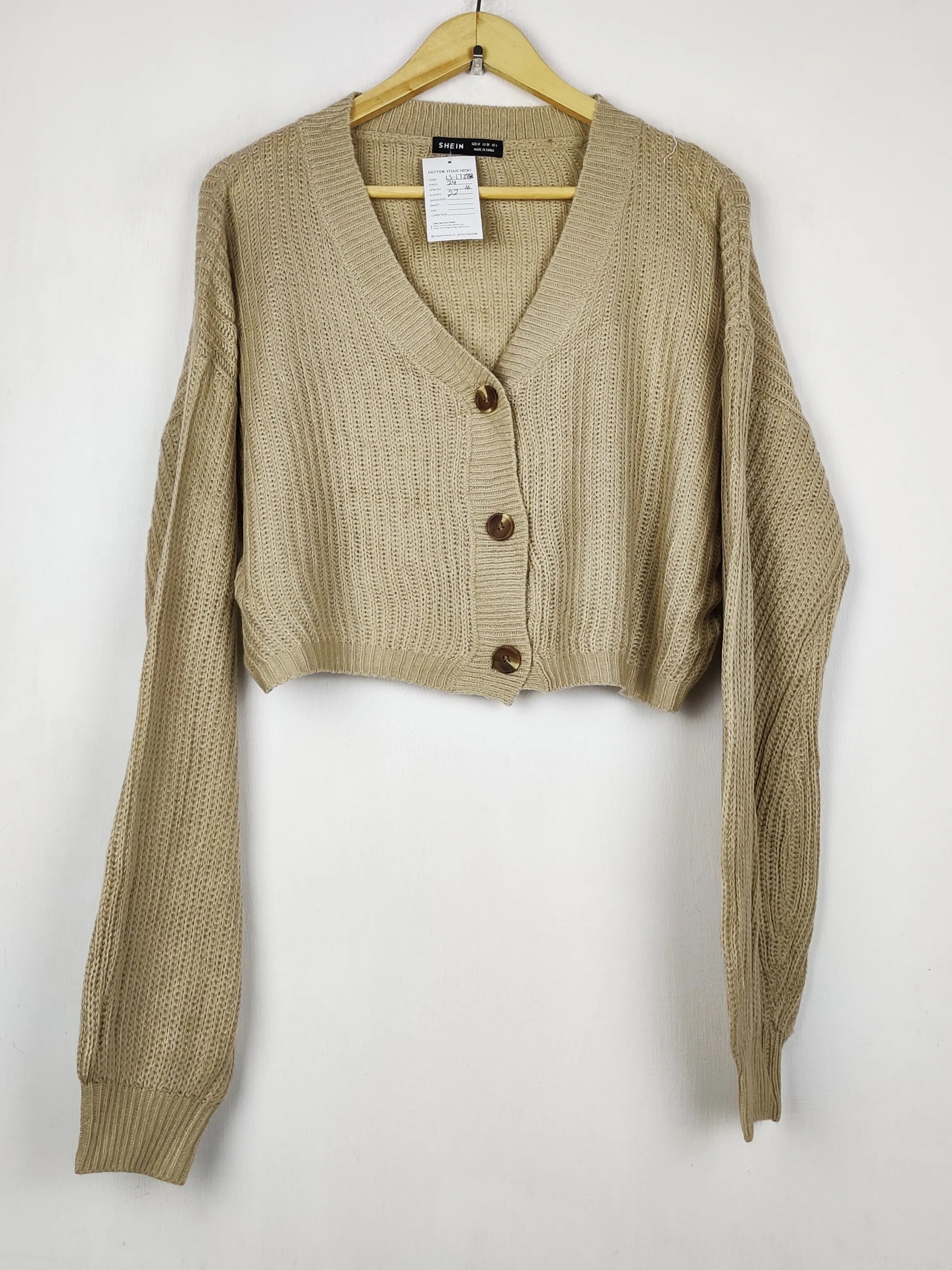 Buy online pre-used pre-loved 100% authentic & Original branded Pull & Bear (LS-17288) available in Pakistan. Top international brands avilable.