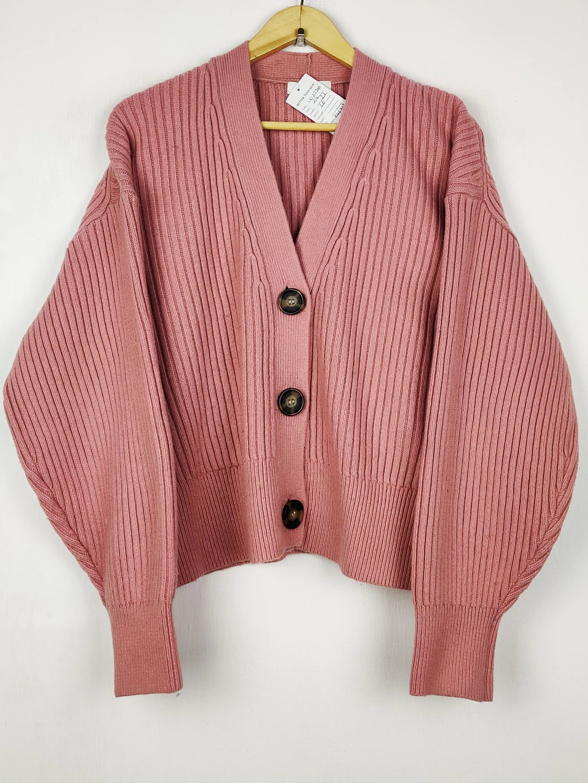 Buy online pre-used pre-loved 100% authentic & Original branded H&M (LS-17305) available in Pakistan. Top international brands avilable.