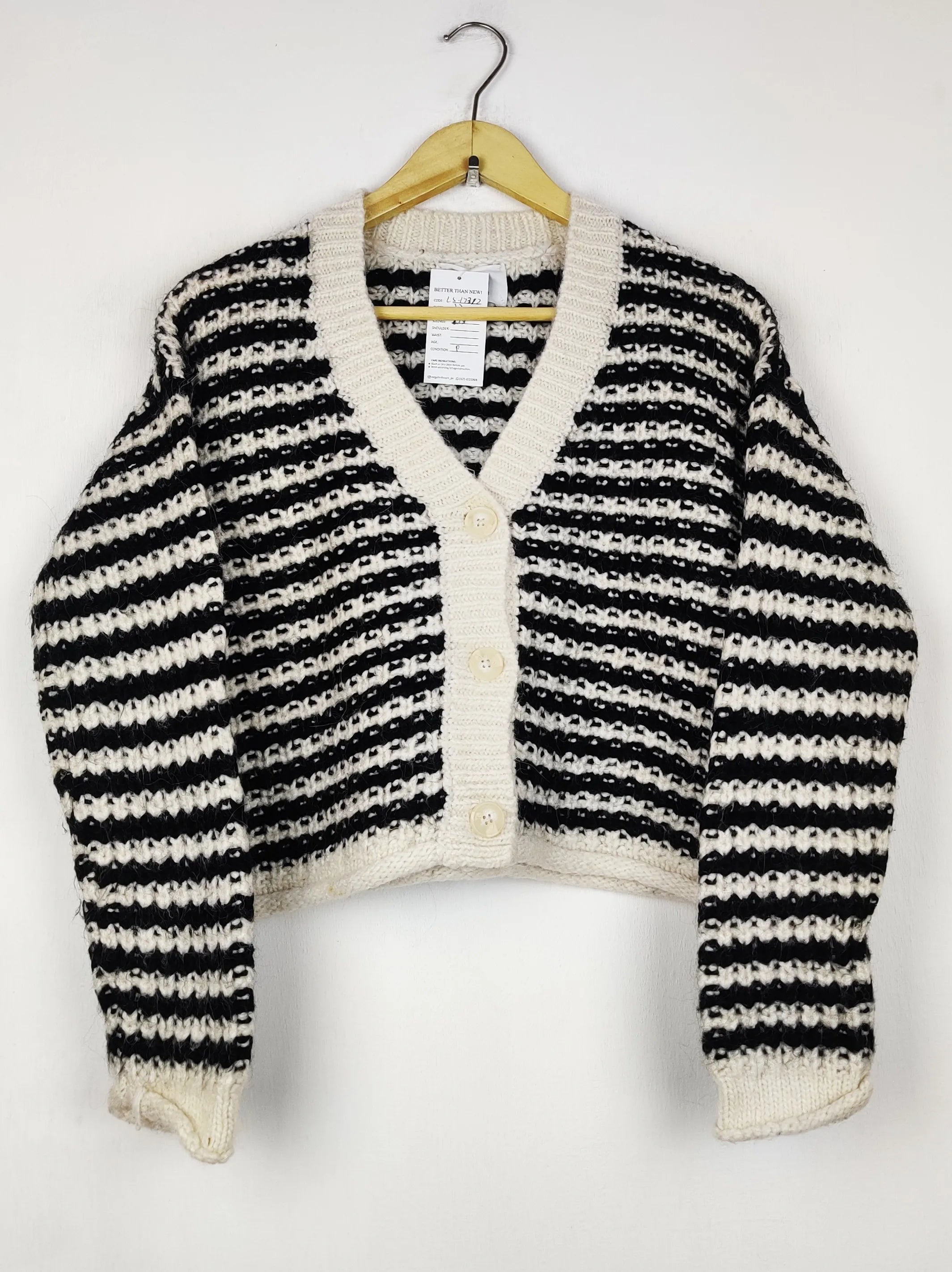 Buy online pre-used pre-loved 100% authentic & Original branded Zara (LS-17312) available in Pakistan. Top international brands avilable.