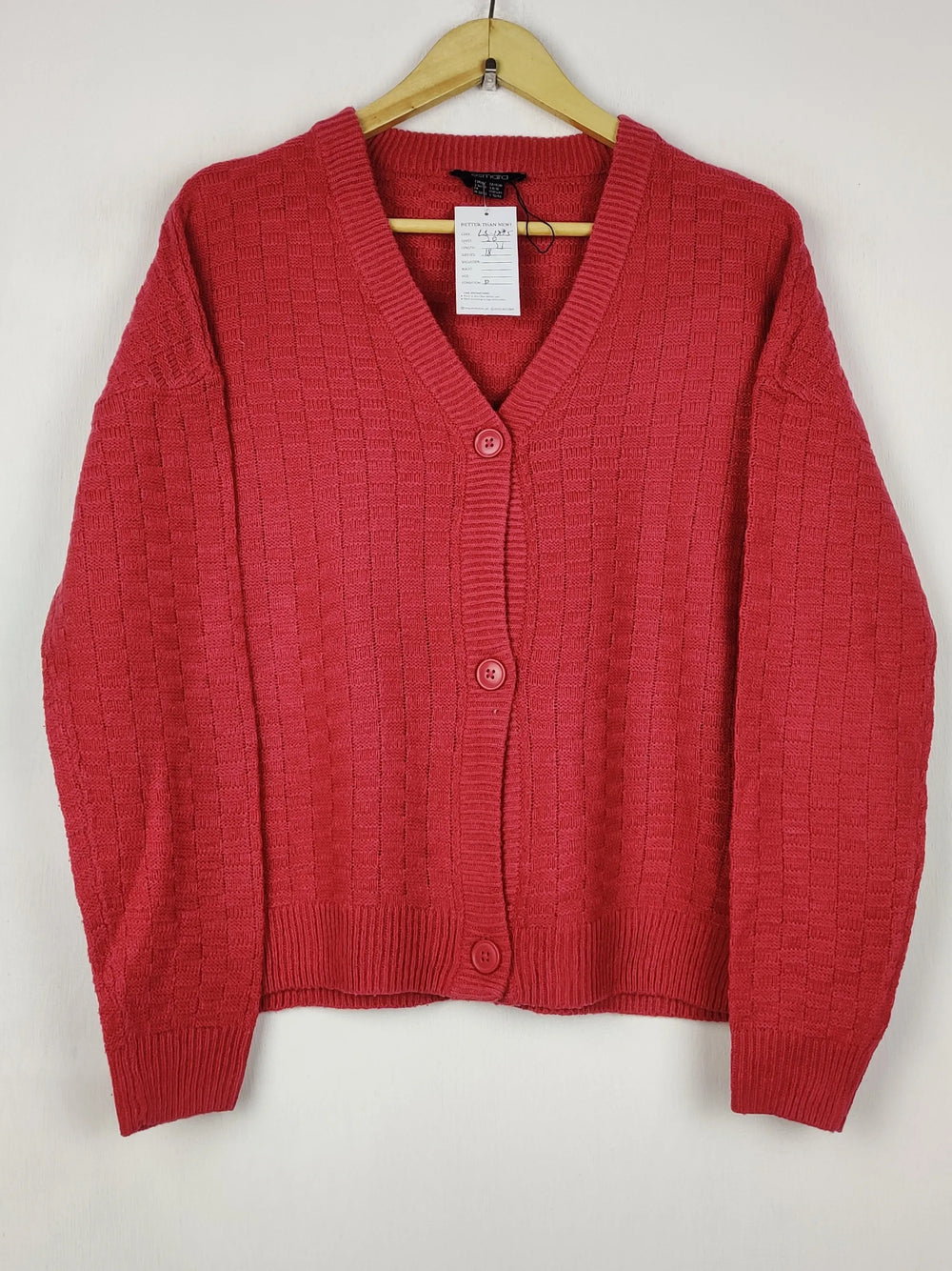 Buy online pre-used pre-loved 100% authentic & Original branded Esmara (LS-17315) available in Pakistan. Top international brands avilable.
