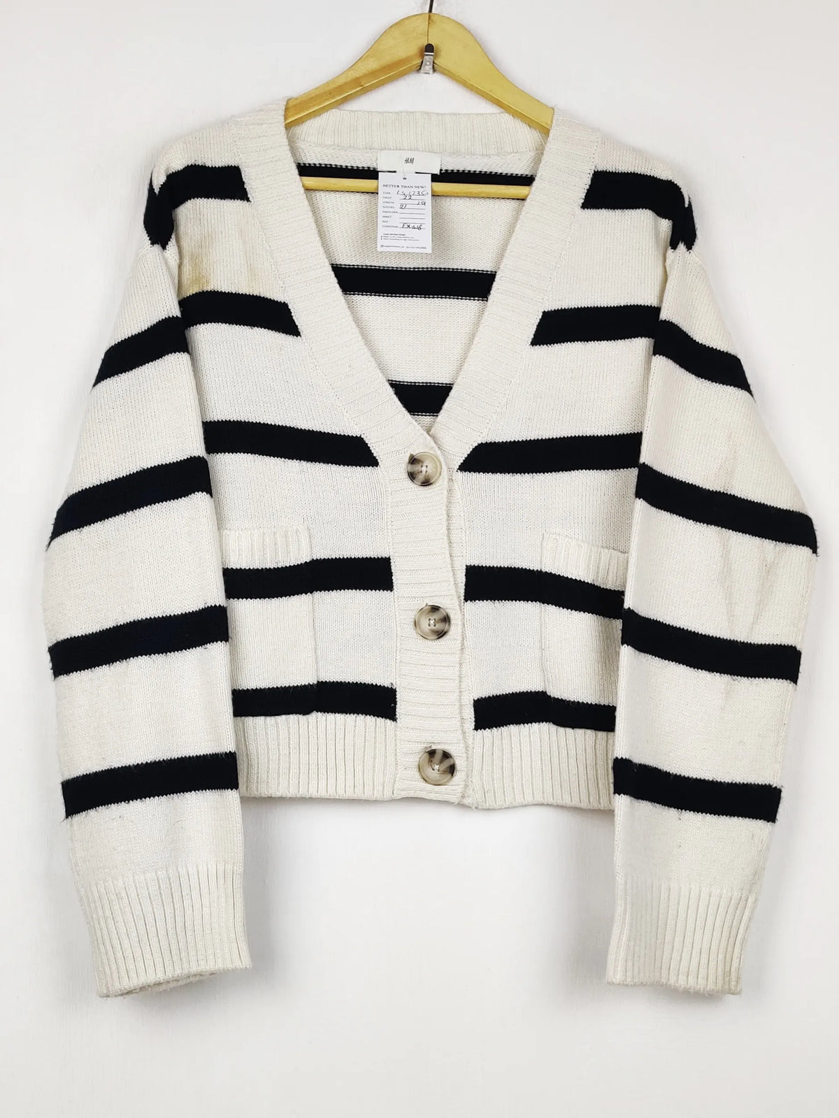 Buy online pre-used pre-loved 100% authentic & Original branded H&M (LS-17350) available in Pakistan. Top international brands avilable.