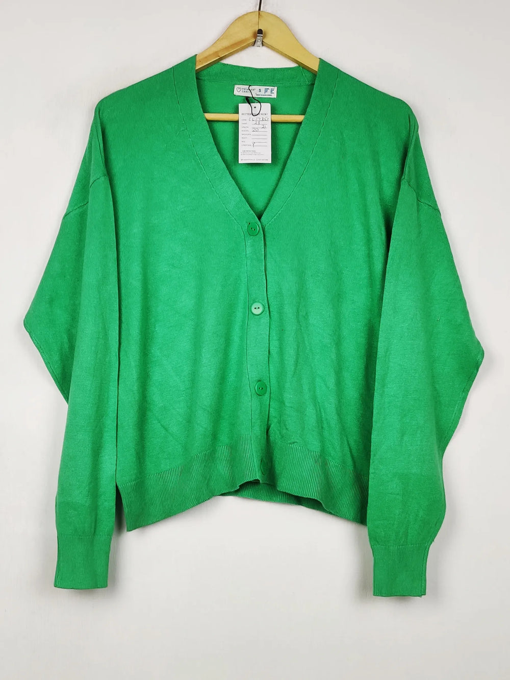 Buy online pre-used pre-loved 100% authentic & Original branded Primark (LS-17352) available in Pakistan. Top international brands avilable.