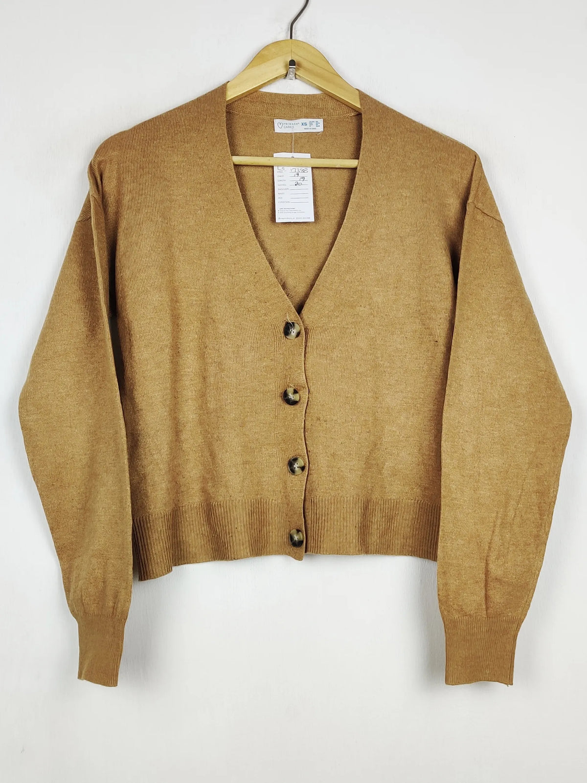 Buy online pre-used pre-loved 100% authentic & Original branded Primark (LS-17388) available in Pakistan. Top international brands avilable.