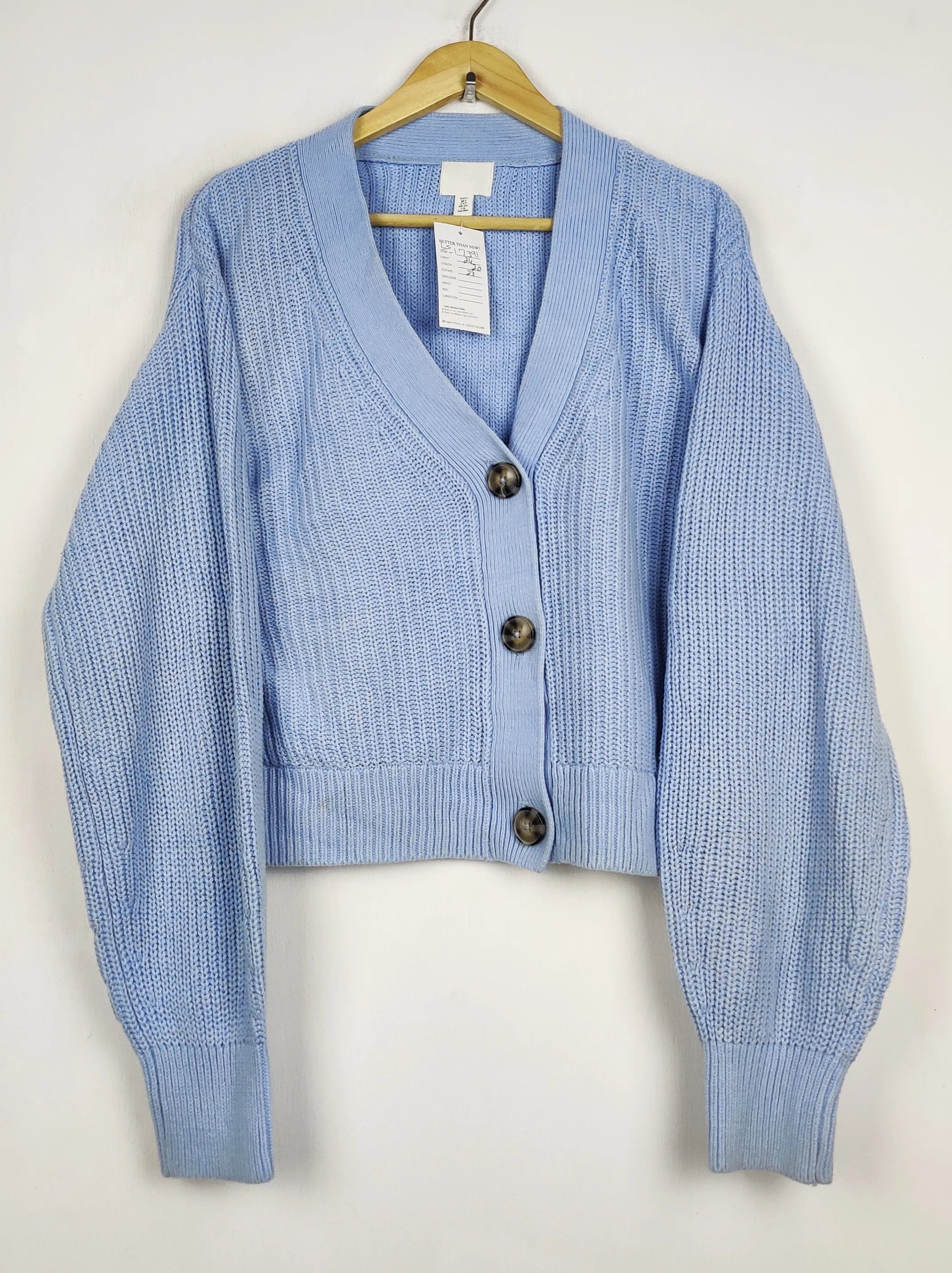 Buy online pre-used pre-loved 100% authentic & Original branded H&M (LS-17391) available in Pakistan. Top international brands avilable.