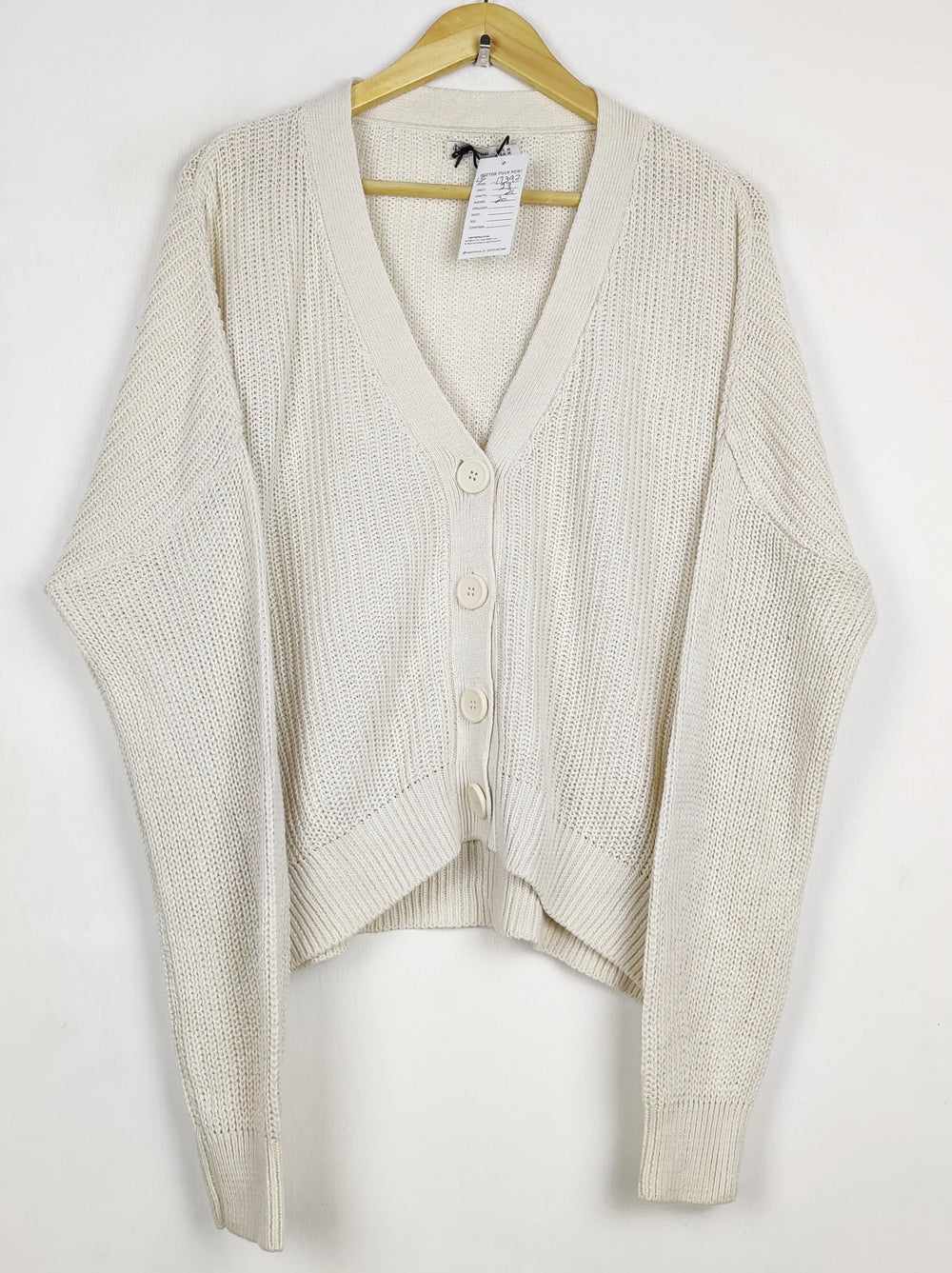Buy online pre-used pre-loved 100% authentic & Original branded Stradivarius (LS-17392) available in Pakistan. Top international brands avilable.