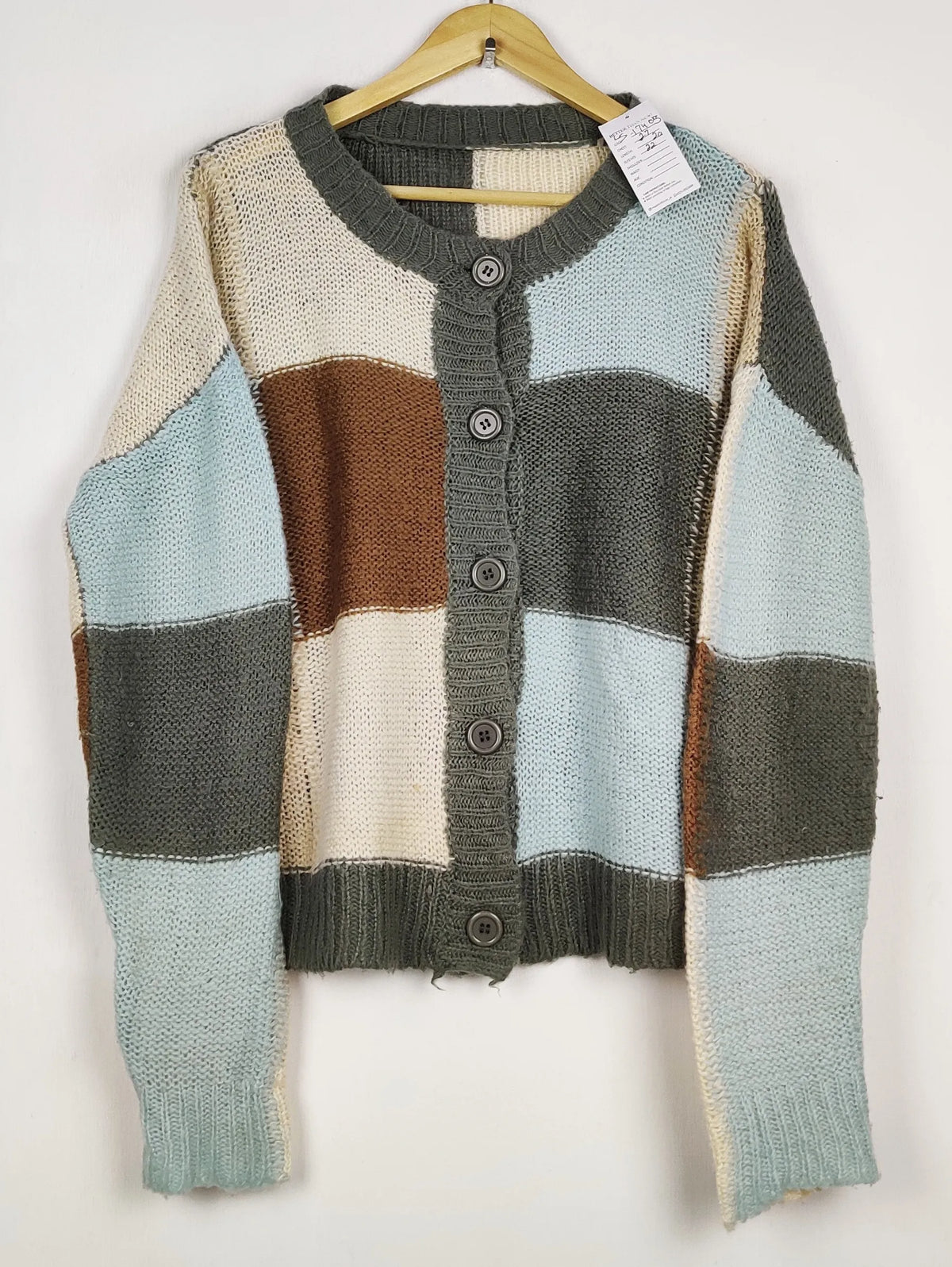 Buy online pre-used pre-loved 100% authentic & Original branded Unknown Brand (LS-17405) available in Pakistan. Top international brands avilable.