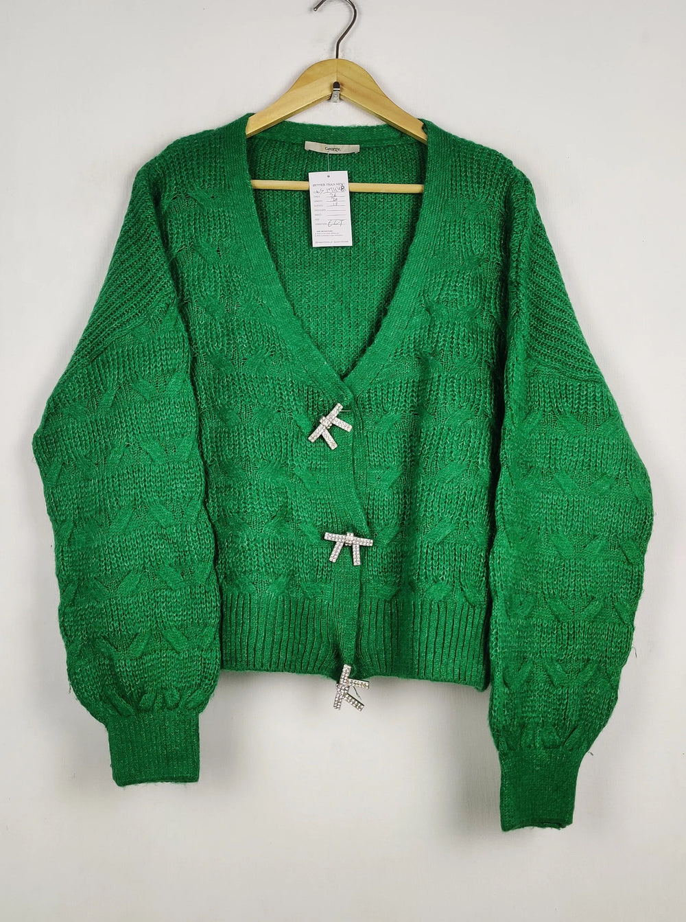 Buy online pre-used pre-loved 100% authentic & Original branded George (LS-17448) available in Pakistan. Top international brands avilable.