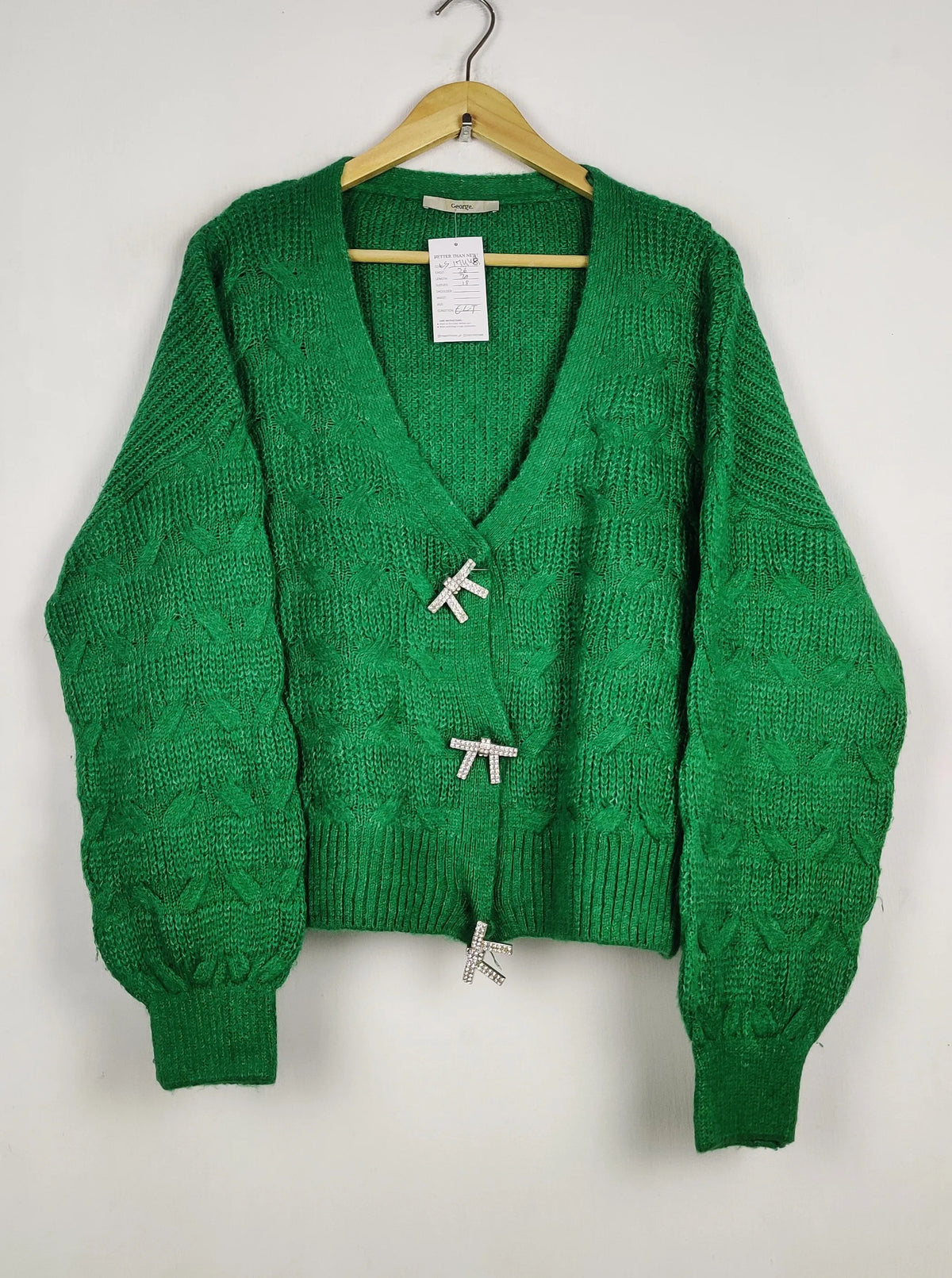 Buy online pre-used pre-loved 100% authentic & Original branded George (LS-17448) available in Pakistan. Top international brands avilable.