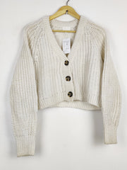 Buy online pre-used pre-loved 100% authentic & Original branded H&M (LS-17471) available in Pakistan. Top international brands avilable.