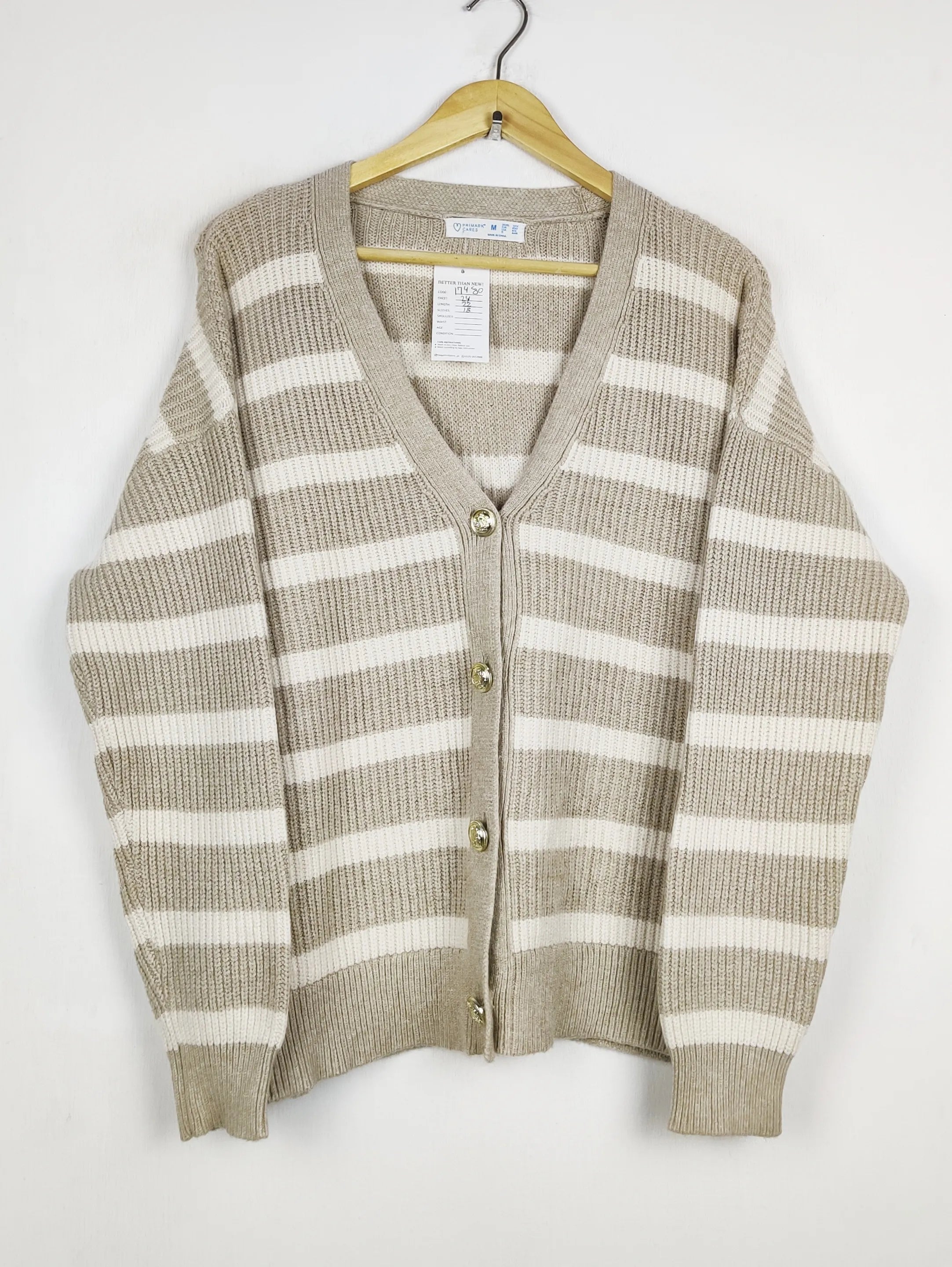 Buy online pre-used pre-loved 100% authentic & Original branded Unknown Brand (LS-17479) available in Pakistan. Top international brands avilable.