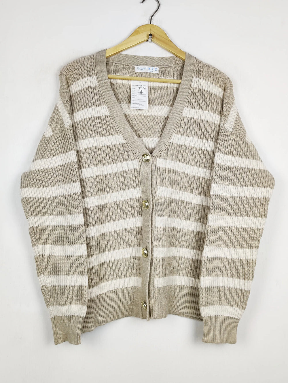 Buy online pre-used pre-loved 100% authentic & Original branded Unknown Brand (LS-17479) available in Pakistan. Top international brands avilable.