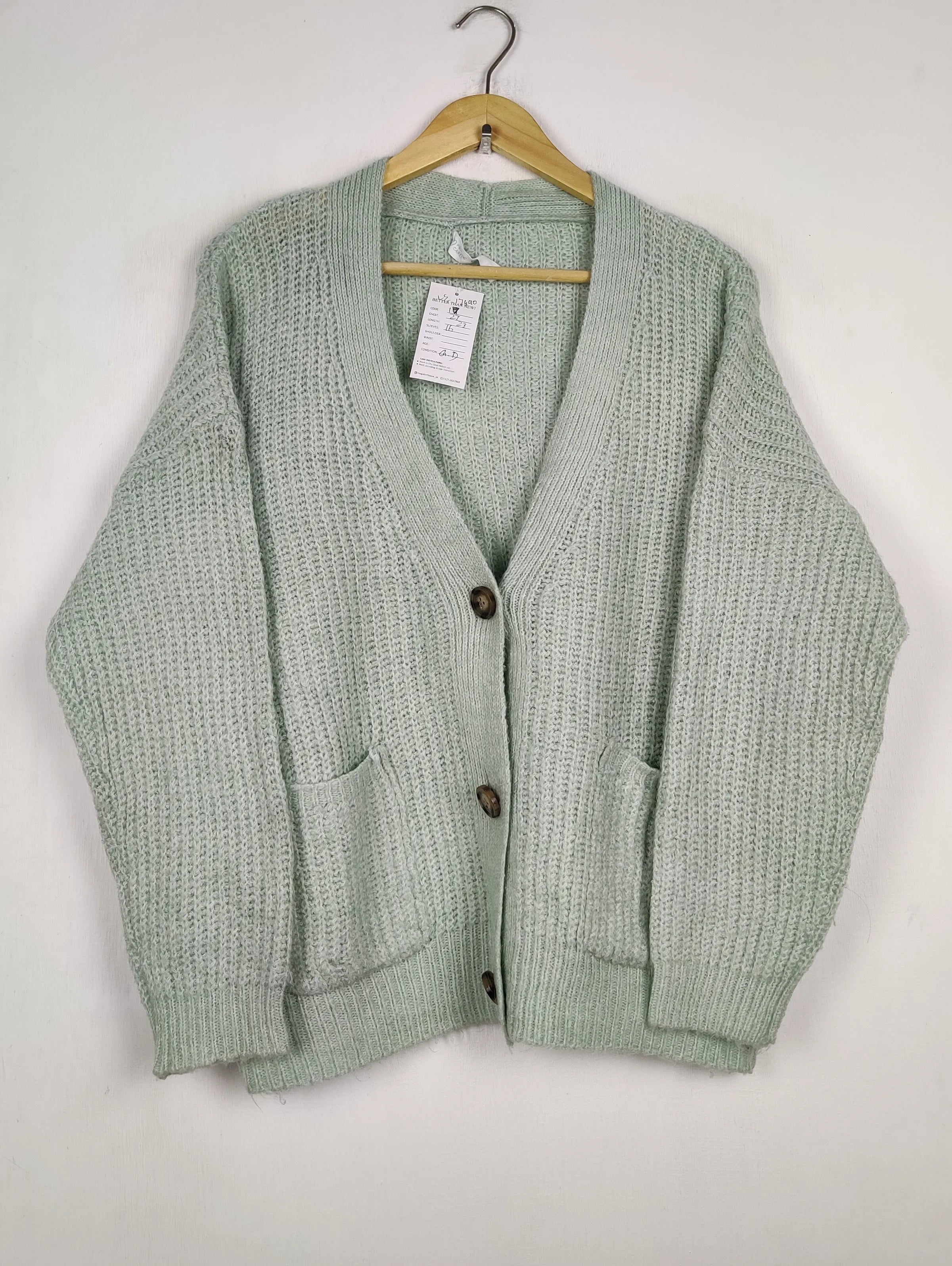 Buy online pre-used pre-loved 100% authentic & Original branded Primark (LS-17490) available in Pakistan. Top international brands avilable.
