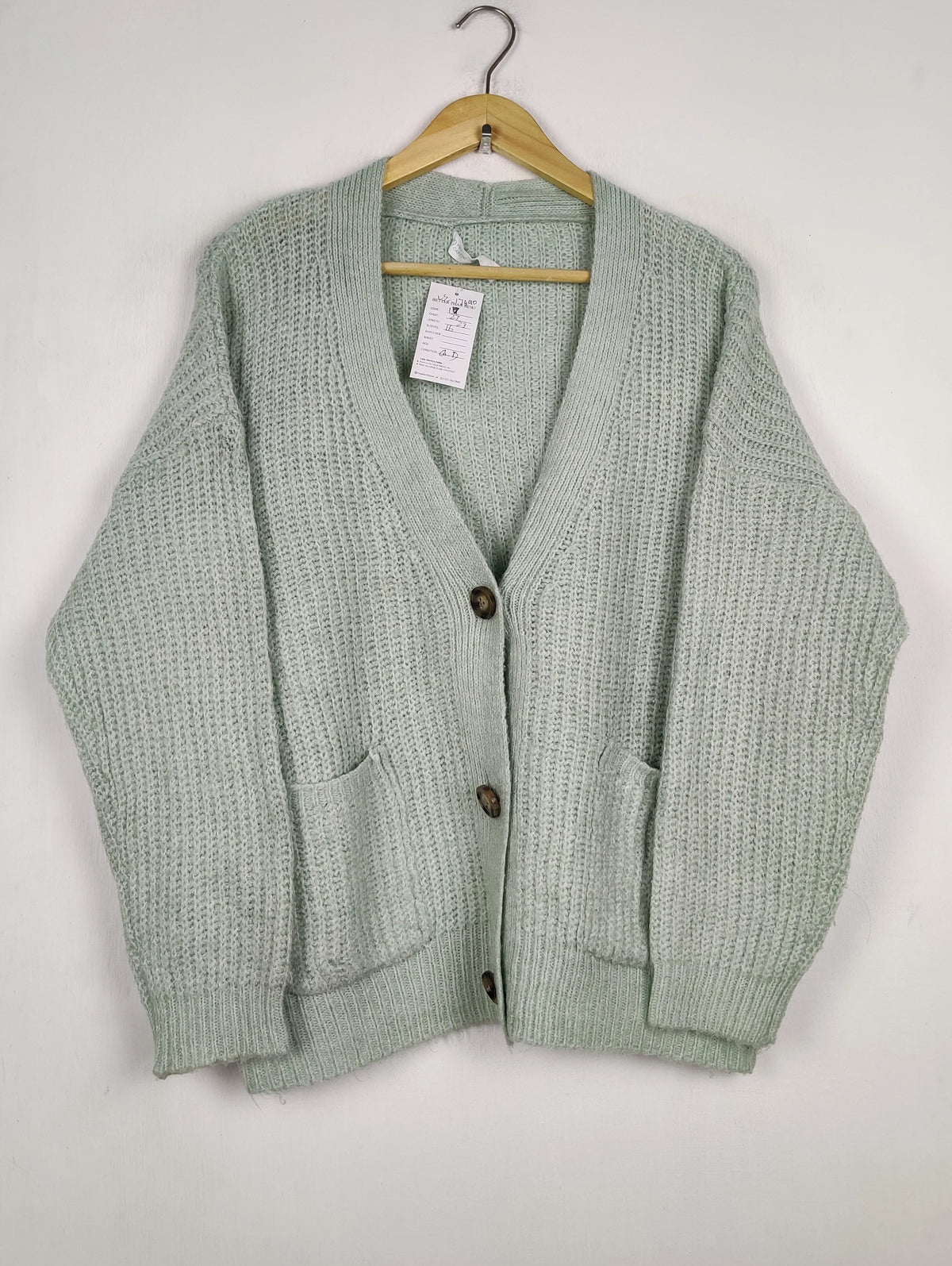 Buy online pre-used pre-loved 100% authentic & Original branded Primark (LS-17490) available in Pakistan. Top international brands avilable.