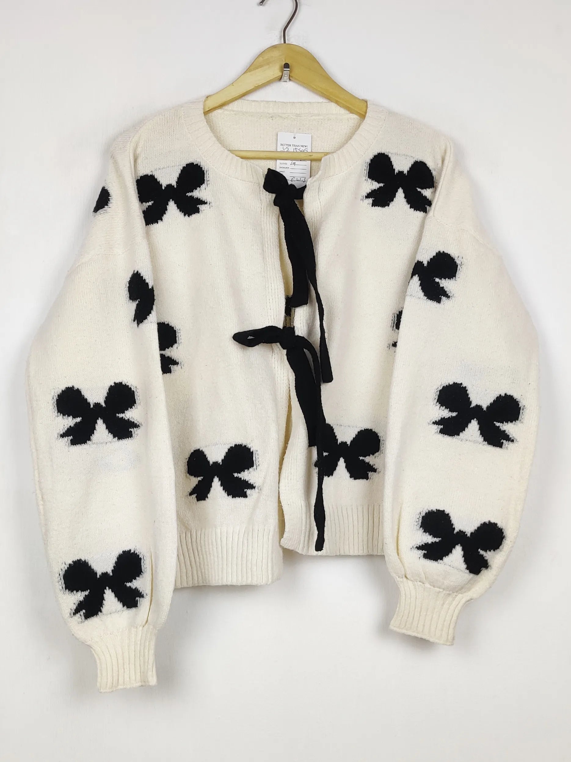 Buy online pre-used pre-loved 100% authentic & Original branded Unknown Brand (LS-17505) available in Pakistan. Top international brands avilable.