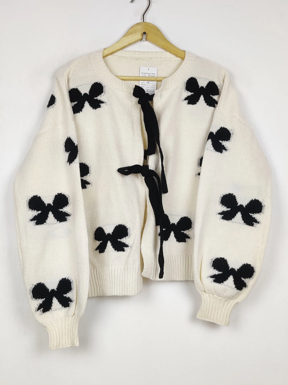 Buy online pre-used pre-loved 100% authentic & Original branded Unknown Brand (LS-17505) available in Pakistan. Top international brands avilable.
