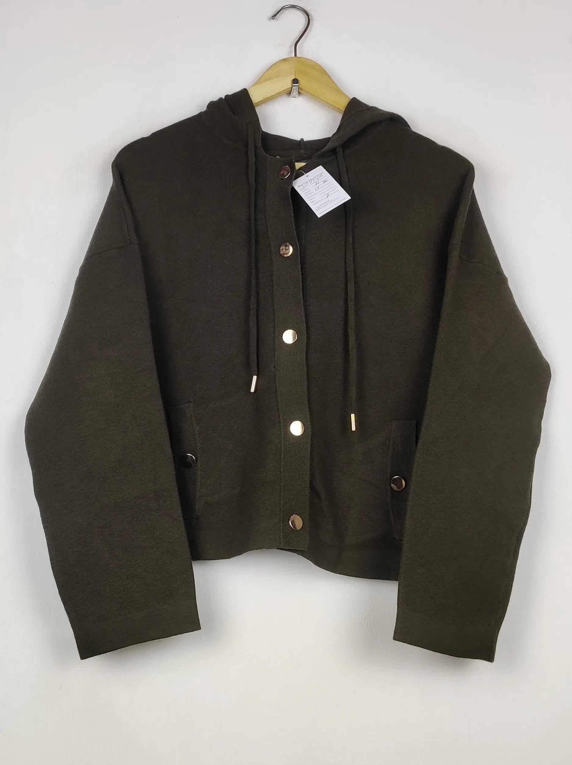 Buy online pre-used pre-loved 100% authentic & Original branded Primark (LS-17506) available in Pakistan. Top international brands avilable.