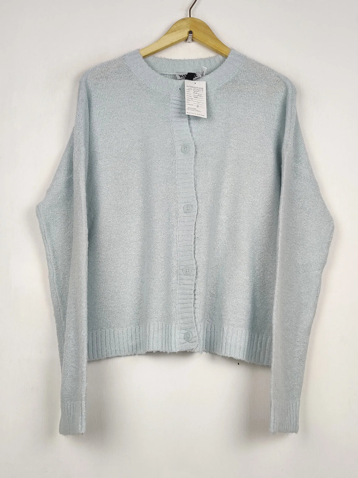 Buy online pre-used pre-loved 100% authentic & Original branded Vintage (LS-17529) available in Pakistan. Top international brands avilable.