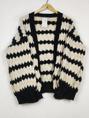 Buy online pre-used pre-loved 100% authentic & Original branded Unknown Brand (LS-17538) available in Pakistan. Top international brands avilable.